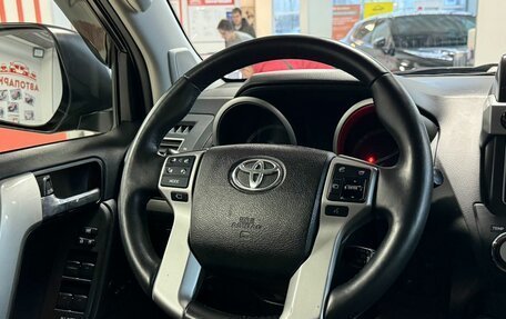 Toyota Land Cruiser Prado 150 рестайлинг 2, 2015 год, 4 099 000 рублей, 16 фотография