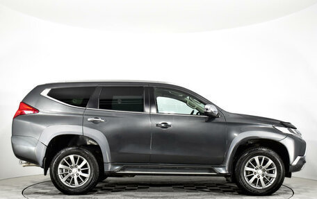 Mitsubishi Pajero Sport III рестайлинг, 2019 год, 3 900 000 рублей, 5 фотография