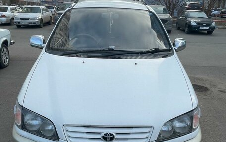 Toyota Ipsum II, 1997 год, 595 000 рублей, 2 фотография