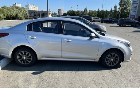 KIA Rio IV, 2017 год, 1 380 000 рублей, 2 фотография