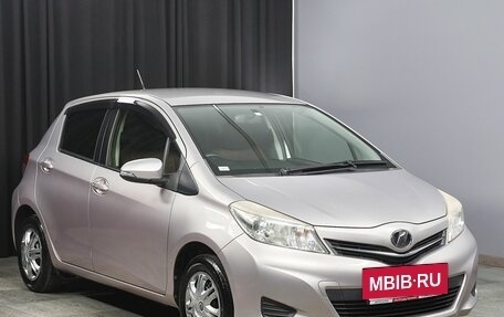 Toyota Vitz, 2012 год, 975 000 рублей, 3 фотография