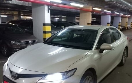 Toyota Camry, 2021 год, 3 730 000 рублей, 1 фотография