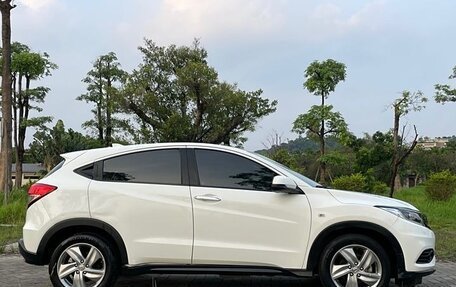 Honda Vezel, 2020 год, 1 550 000 рублей, 8 фотография