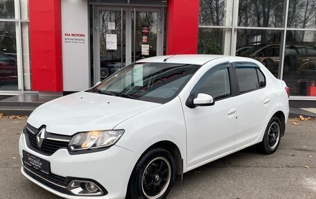 Renault Logan II, 2015 год, 700 000 рублей, 1 фотография