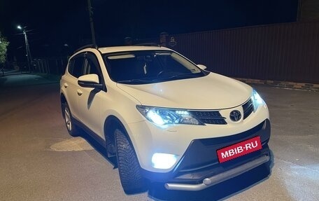 Toyota RAV4, 2014 год, 2 200 000 рублей, 3 фотография