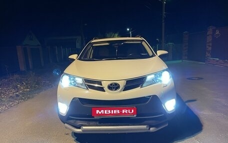 Toyota RAV4, 2014 год, 2 200 000 рублей, 2 фотография