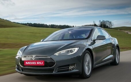 Tesla Model S I, 2014 год, 1 870 000 рублей, 1 фотография