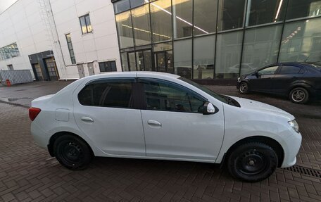 Renault Logan II, 2018 год, 800 000 рублей, 4 фотография