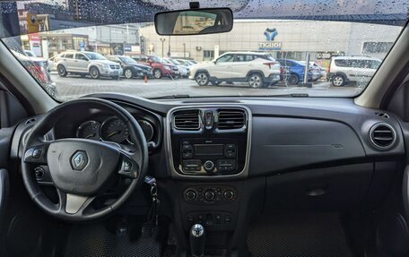 Renault Logan II, 2018 год, 800 000 рублей, 11 фотография