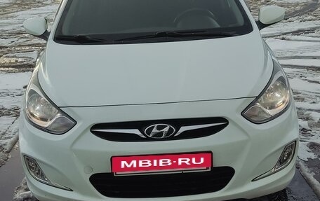 Hyundai Solaris II рестайлинг, 2011 год, 730 000 рублей, 5 фотография