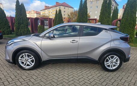 Toyota C-HR I рестайлинг, 2021 год, 2 950 000 рублей, 7 фотография