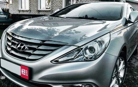 Hyundai Sonata VI, 2012 год, 1 550 000 рублей, 1 фотография