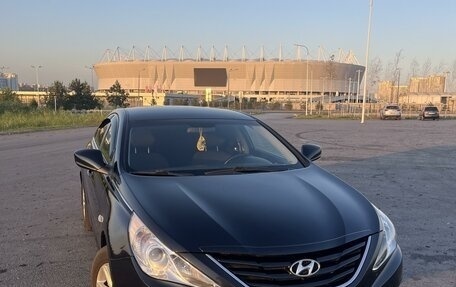 Hyundai Sonata VI, 2011 год, 1 100 000 рублей, 2 фотография