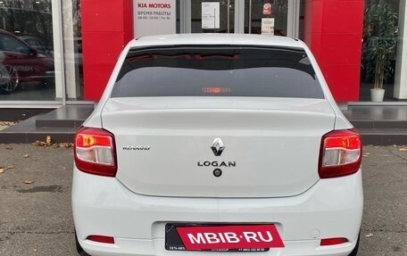 Renault Logan II, 2015 год, 700 000 рублей, 3 фотография