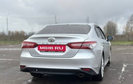 Toyota Camry, 2018 год, 3 100 000 рублей, 2 фотография