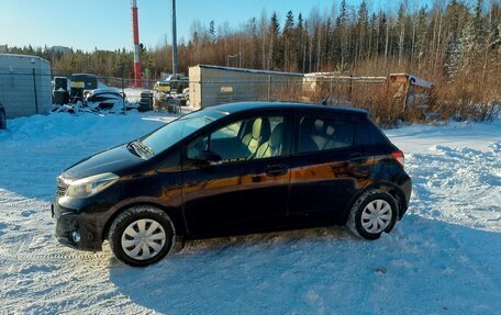 Toyota Vitz, 2013 год, 1 030 000 рублей, 3 фотография