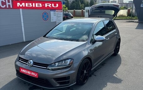 Volkswagen Golf R VII, 2016 год, 3 250 000 рублей, 1 фотография