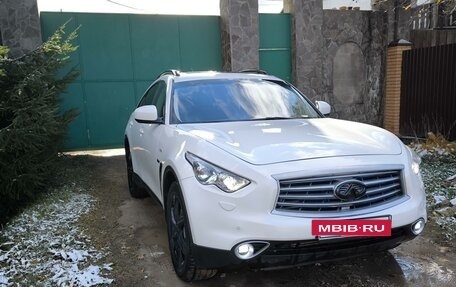 Infiniti QX70, 2014 год, 1 920 000 рублей, 6 фотография