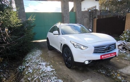 Infiniti QX70, 2014 год, 1 920 000 рублей, 10 фотография