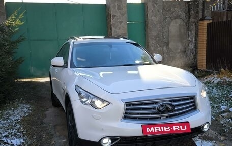 Infiniti QX70, 2014 год, 1 920 000 рублей, 7 фотография