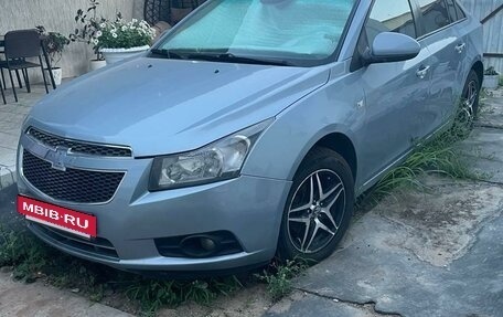 Chevrolet Cruze II, 2011 год, 700 000 рублей, 2 фотография