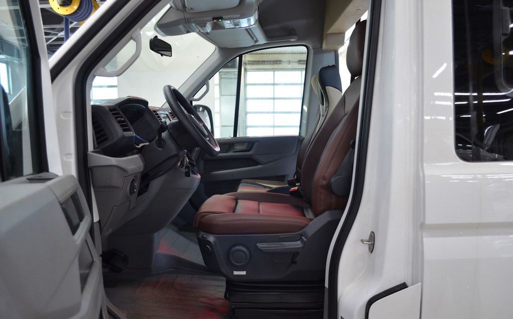 Volkswagen Crafter, 2023 год, 15 600 000 рублей, 12 фотография