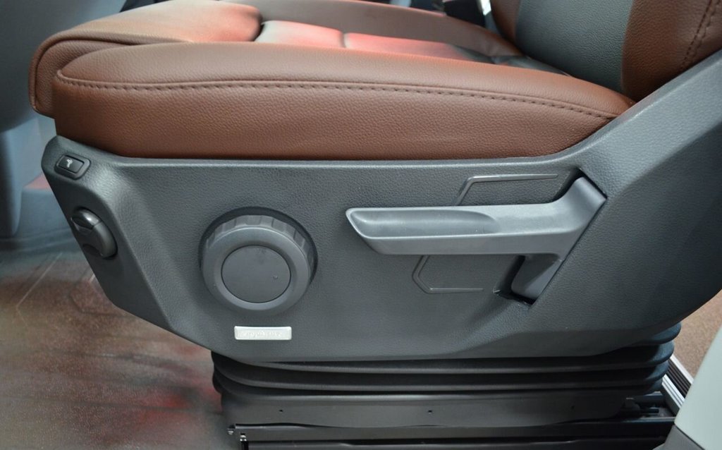 Volkswagen Crafter, 2023 год, 15 600 000 рублей, 13 фотография