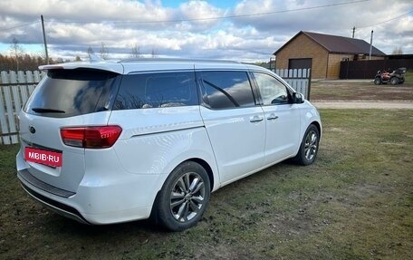 KIA Carnival III, 2018 год, 3 200 000 рублей, 7 фотография