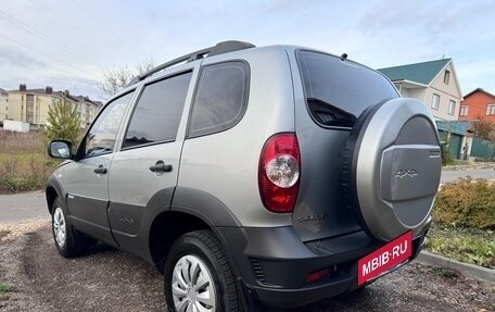 Chevrolet Niva I рестайлинг, 2015 год, 850 000 рублей, 5 фотография