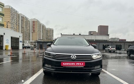 Volkswagen Passat B8 рестайлинг, 2017 год, 2 640 000 рублей, 11 фотография