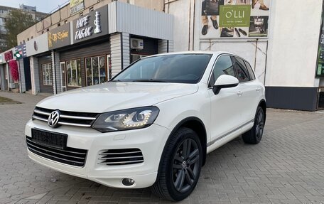 Volkswagen Touareg III, 2011 год, 2 350 000 рублей, 2 фотография