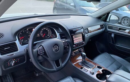 Volkswagen Touareg III, 2011 год, 2 350 000 рублей, 11 фотография