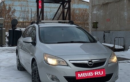 Opel Astra J, 2011 год, 850 000 рублей, 2 фотография