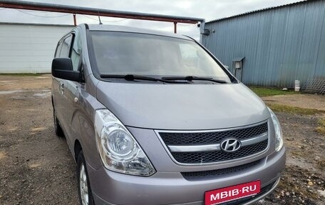 Hyundai Grand Starex Grand Starex I рестайлинг 2, 2011 год, 1 150 000 рублей, 1 фотография