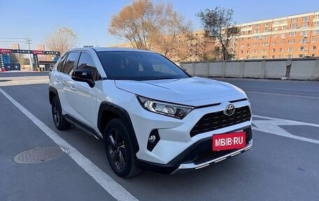 Toyota RAV4, 2022 год, 3 248 000 рублей, 3 фотография