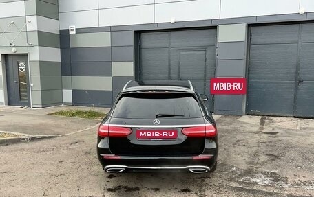 Mercedes-Benz E-Класс, 2018 год, 2 700 000 рублей, 6 фотография