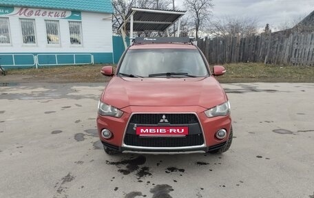 Mitsubishi Outlander III рестайлинг 3, 2011 год, 1 200 000 рублей, 10 фотография