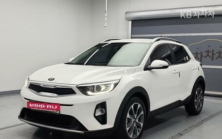 KIA Stonic, 2018 год, 1 550 000 рублей, 3 фотография