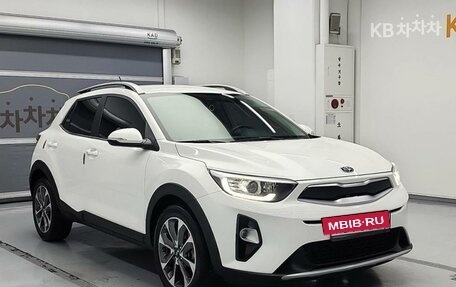 KIA Stonic, 2018 год, 1 550 000 рублей, 5 фотография