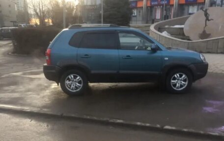 Hyundai Tucson III, 2006 год, 865 000 рублей, 2 фотография