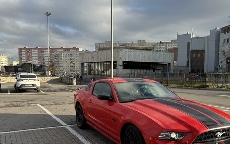 Ford Mustang VI рестайлинг, 2013 год, 1 800 000 рублей, 1 фотография