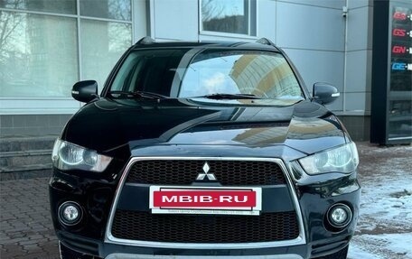 Mitsubishi Outlander III рестайлинг 3, 2011 год, 1 235 000 рублей, 2 фотография