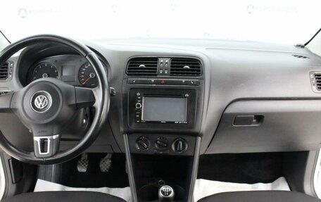 Volkswagen Polo VI (EU Market), 2011 год, 800 000 рублей, 11 фотография