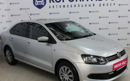 Volkswagen Polo VI (EU Market), 2011 год, 800 000 рублей, 4 фотография