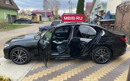 BMW 3 серия, 2019 год, 4 400 000 рублей, 18 фотография