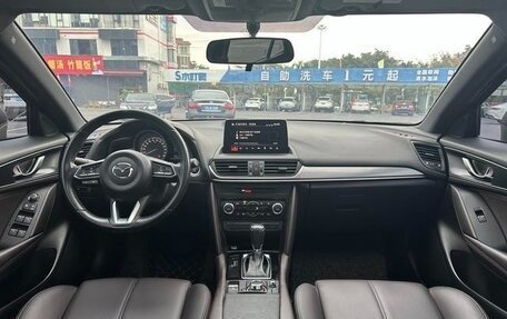 Mazda CX-4, 2020 год, 2 300 000 рублей, 10 фотография