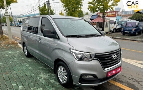 Hyundai Grand Starex Grand Starex I рестайлинг 2, 2021 год, 3 350 000 рублей, 1 фотография