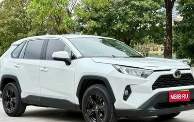 Toyota RAV4, 2021 год, 2 280 000 рублей, 1 фотография