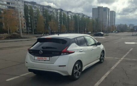 Nissan Leaf II, 2018 год, 1 740 000 рублей, 2 фотография