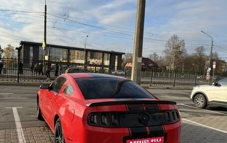 Ford Mustang VI рестайлинг, 2013 год, 1 800 000 рублей, 6 фотография